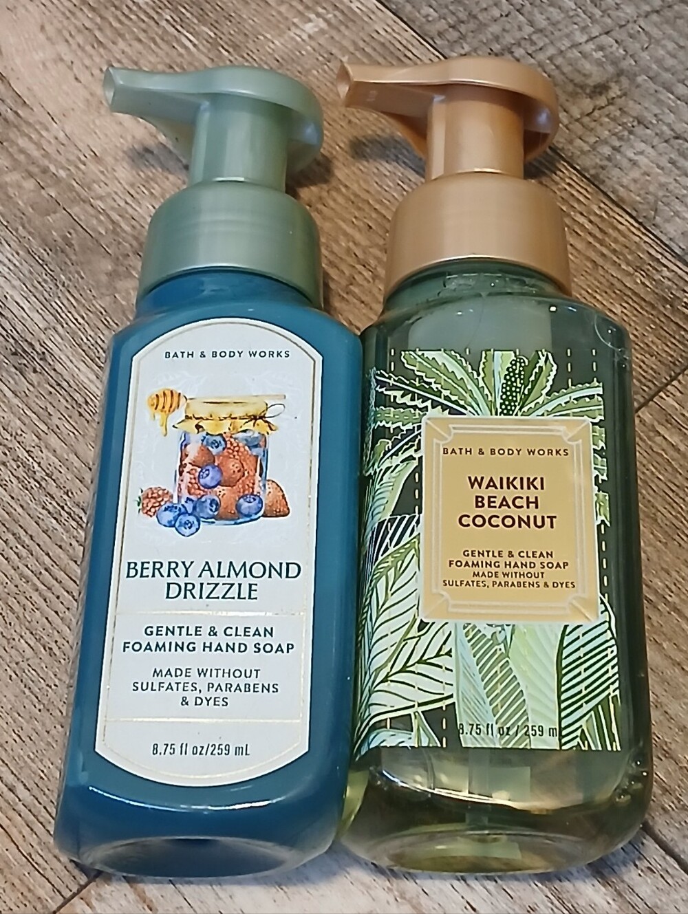 Bath & Body Works Berry Almond Drizzle Foaming Hand Soap - Blue